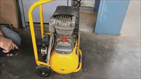 Kolbenkompressor Schneider MK 255 - Wehrmann Holzbearbeitungsmaschinen